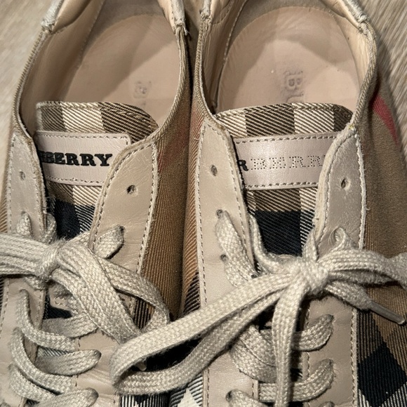 Burberry sneakers - Picture 3 of 7